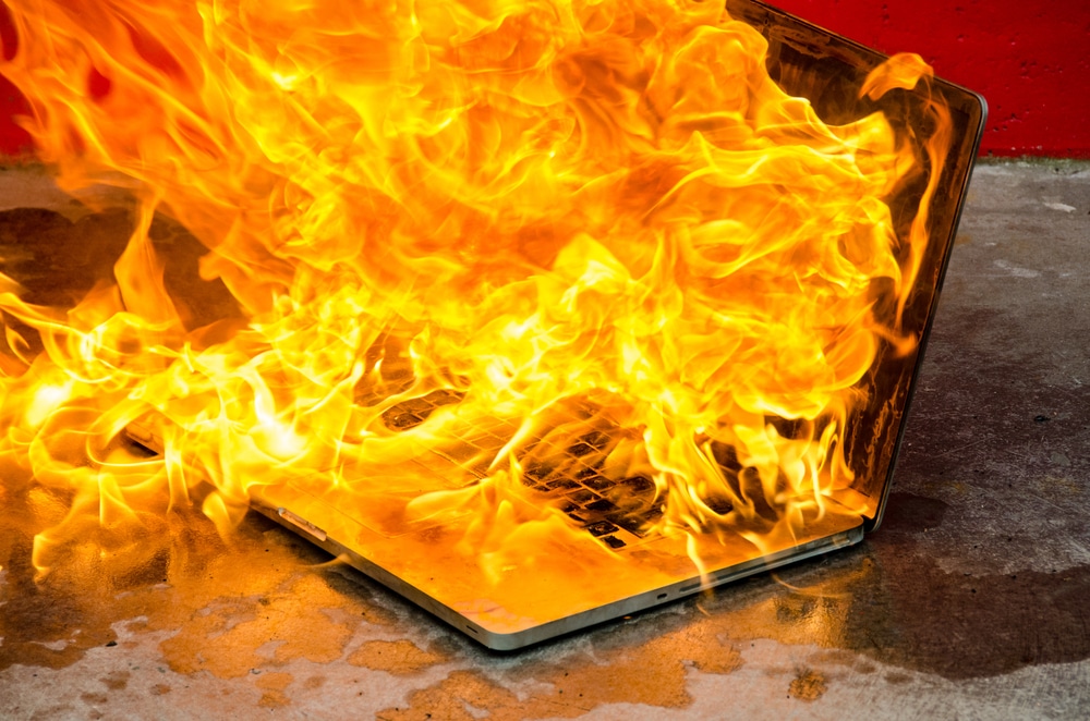 Laptopcomputerexplodingintoflamesandburningbrightly - Rick's Blog