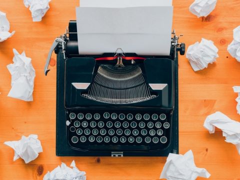 Writersblockconcepttopviewofvintagetypewritermachineand - Rick's Blog